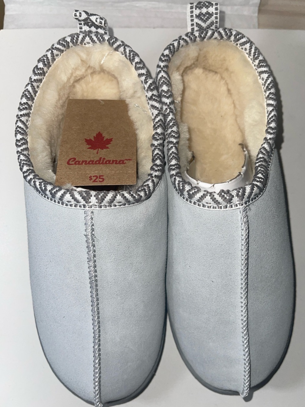 Canadiana Women's Light Gray Fleece-Lined Slippers - Picture 3 of 7
